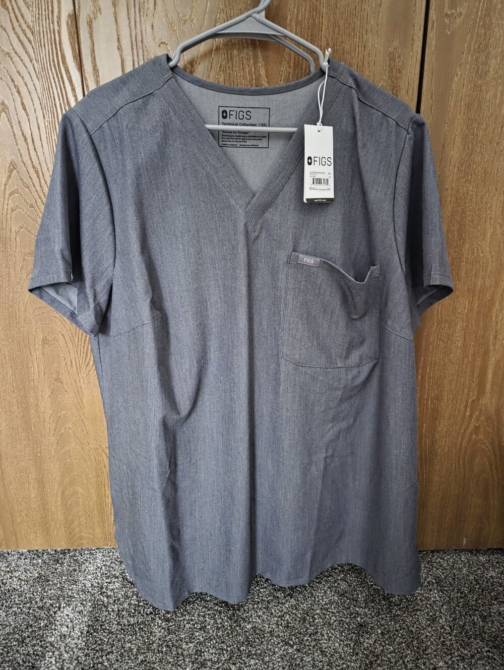 FIGS Women’s Catarina Scrub Top - Graphite